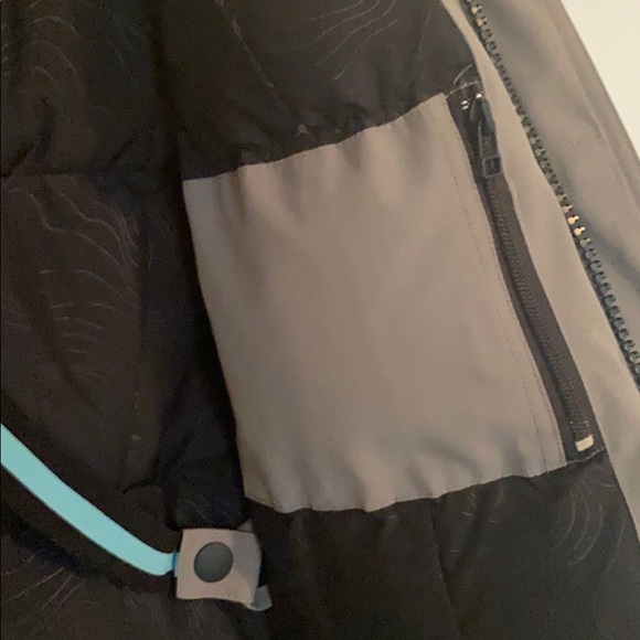 COPY - Aritzia, Bancroft Down Parka. - Picture 6 of 7